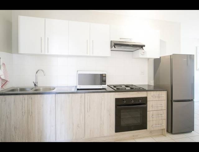 2 BEDROOM APARTMENT FOR SALE IN CLUBVIEW